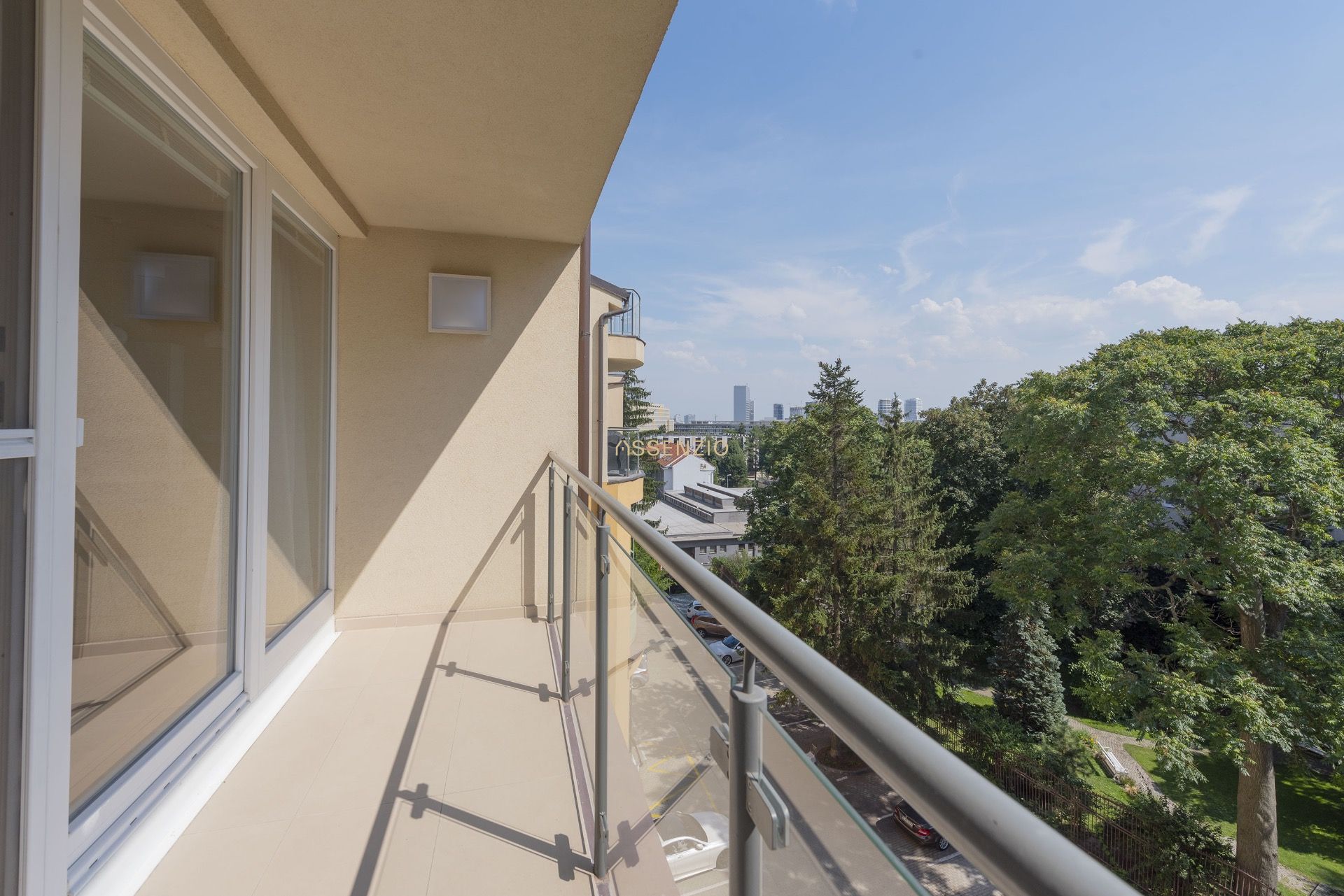 Rent Four+ bedroom apartment, Four+ bedroom apartment, Leškova, Bratis